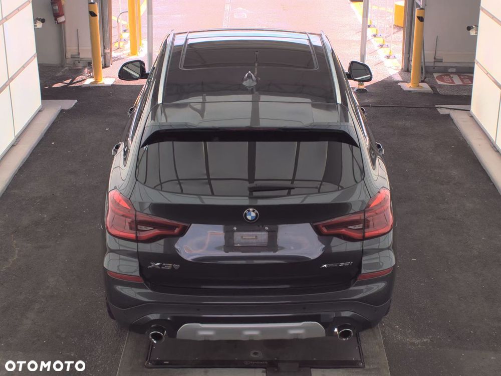 BMW X3 xDrive30i Luxury Line sport - 7