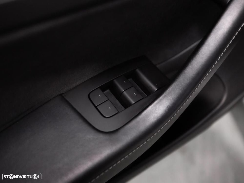 Tesla Model 3 Long-Range Dual Motor AWD - 23