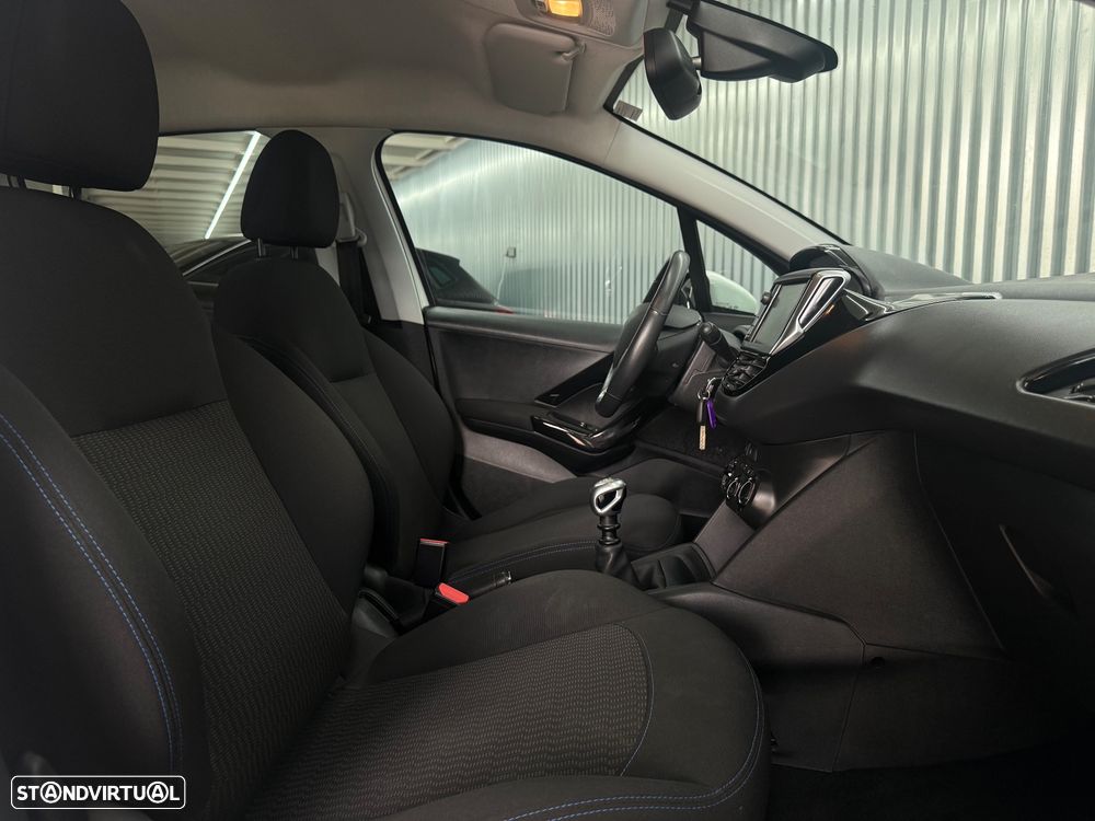 Peugeot 208 1.5 BlueHDi Signature - 18
