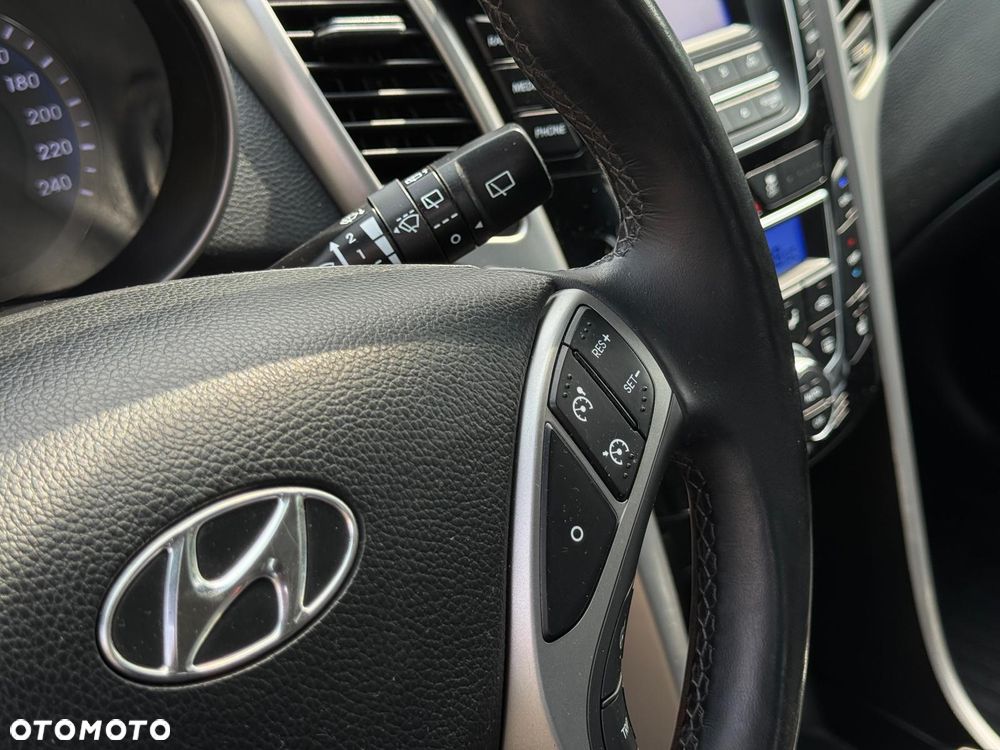 Hyundai i30 blue 1.6 CRDi Style - 21