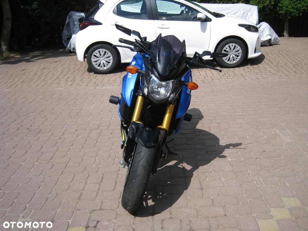 Suzuki GSX - 17