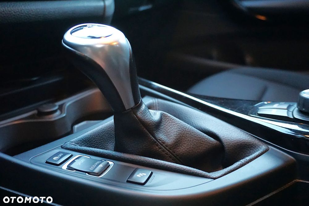BMW Seria 1 116d EfficientDynamics - 12