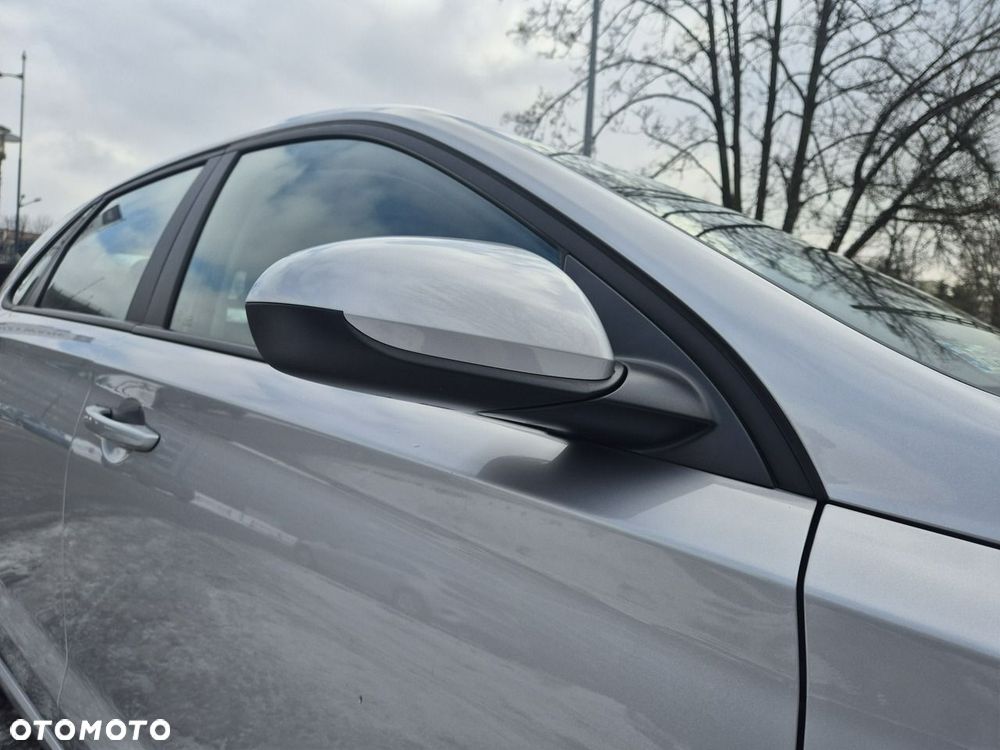 Hyundai i30 1.5 DPI Classic + - 21
