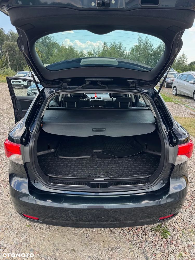 Toyota Avensis 2.0 D-4D Premium - 9