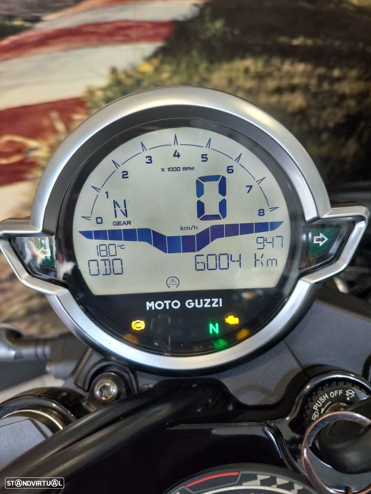 Moto Guzzi V7 STONE - 7