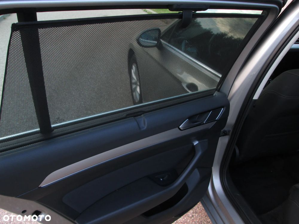 Volkswagen Passat Variant 2.0 TDI (BlueMotion Technology) Highline - 22