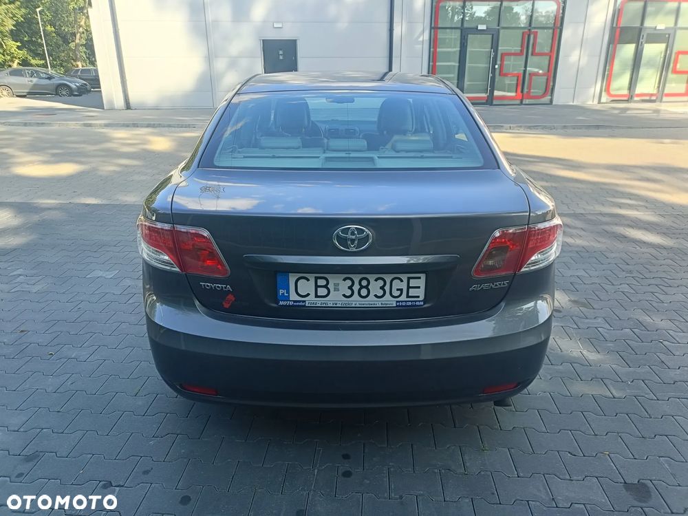 Toyota Avensis 2.0 D-4D Premium - 8