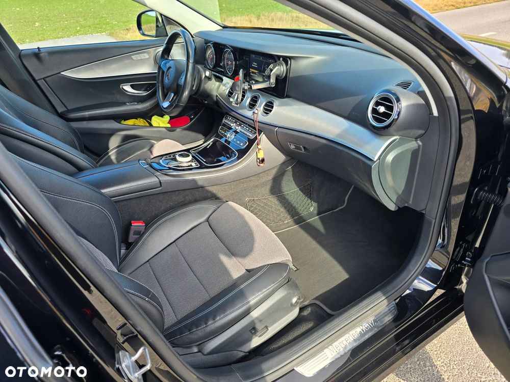 Mercedes-Benz Klasa E 220 d 9G-TRONIC AMG Line - 15