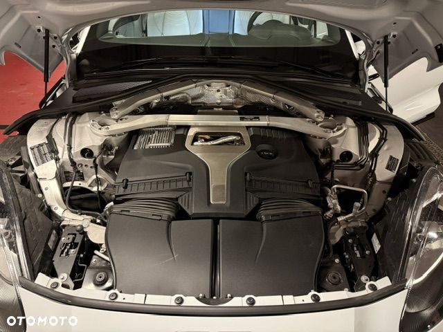 Aston Martin DBX - 23