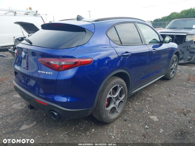 Alfa Romeo Stelvio - 7