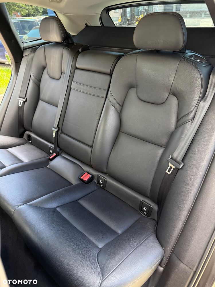 Volvo XC 60 D5 AWD Inscription - 23