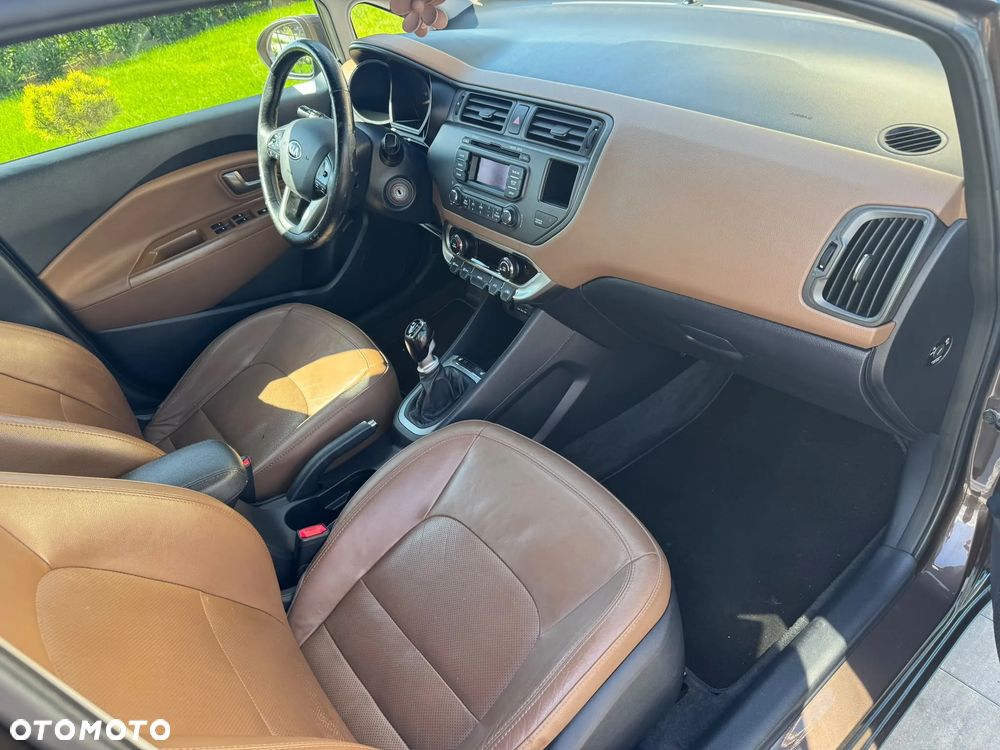 Kia Rio 1.4 Dream Team Edition - 12
