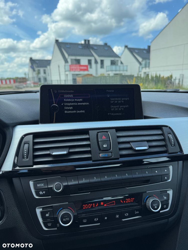 BMW Seria 3 320d DPF Edition Sport - 29