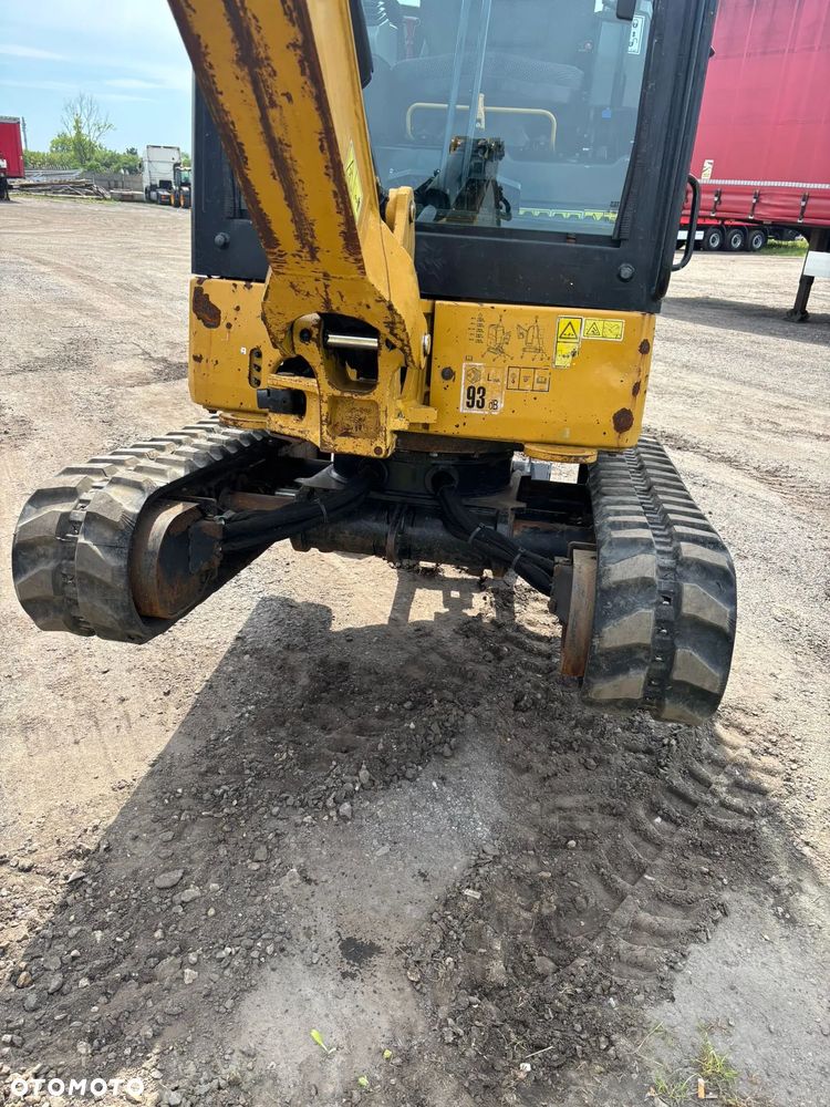 Caterpillar 301.8 - 12