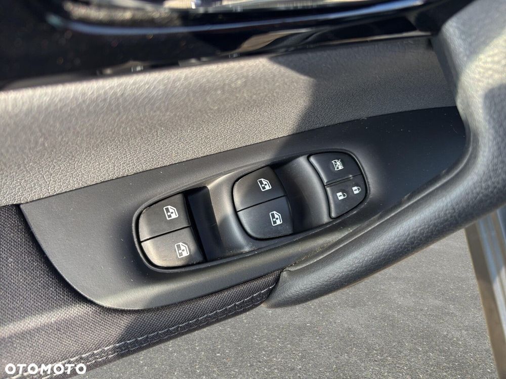 Nissan Qashqai - 11