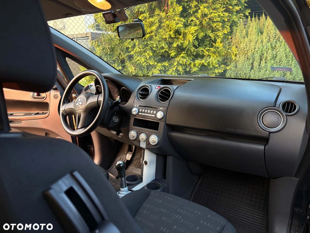 Mitsubishi Colt 1.3 Inform - 15