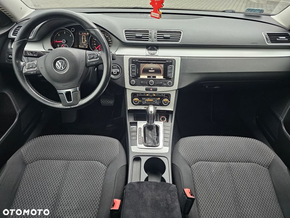 Volkswagen Passat 2.0 TDI Comfortline DSG - 9