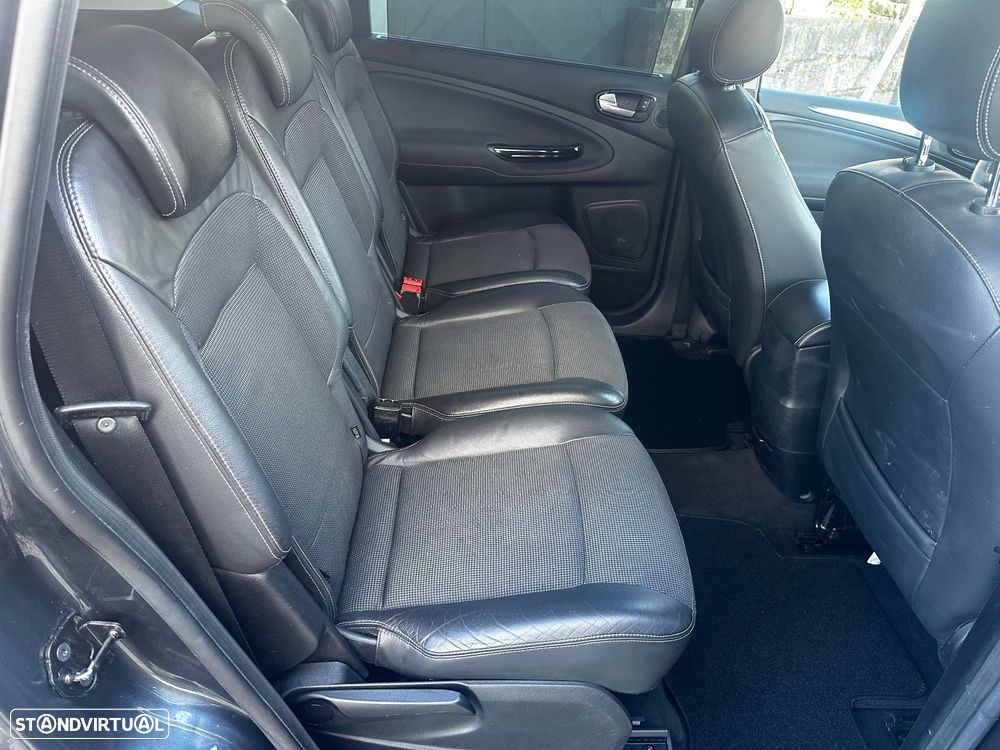 Ford S-Max 2.0 TDCi Titanium 7L - 35