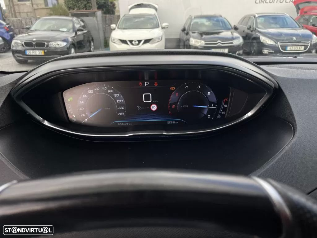 Peugeot 3008 1.5 BlueHDi GT Line EAT8 - 39