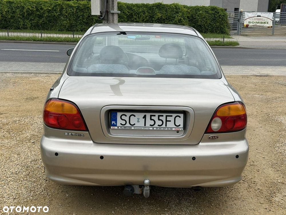 Kia Sephia - 9