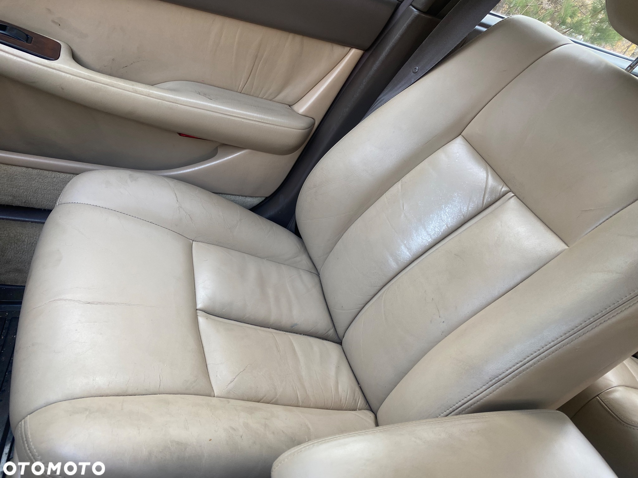 Lexus LS 400 - 24