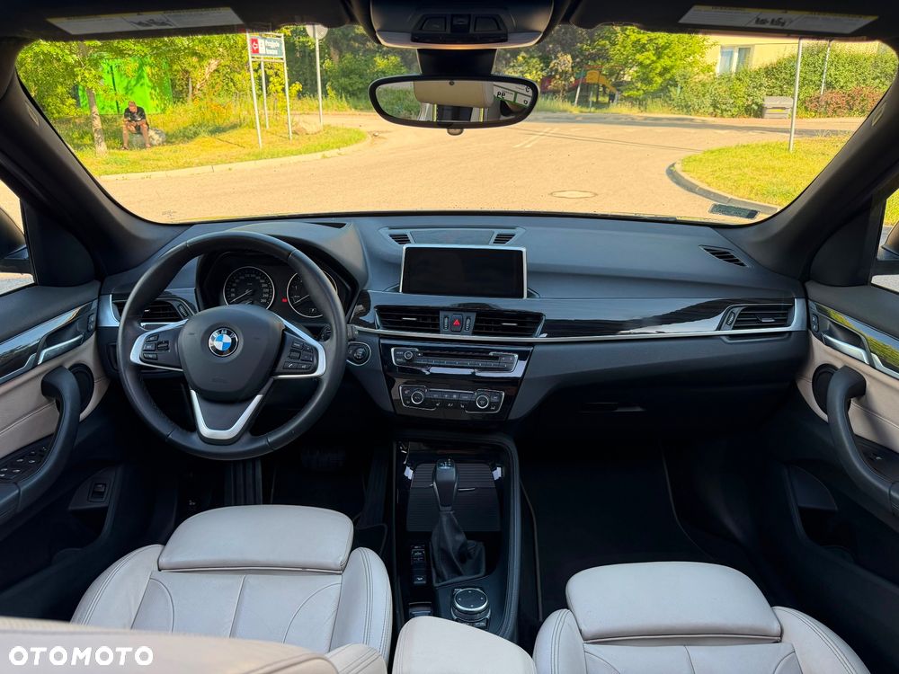 BMW X1 xDrive28i Sport Line - 22