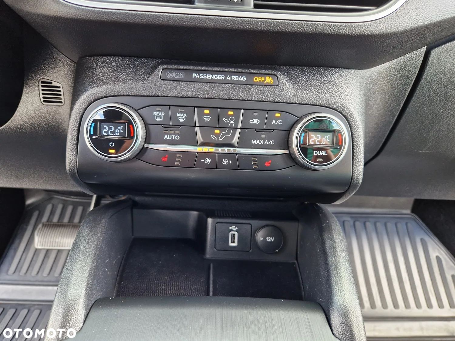 Ford Focus Turnier 1.5 EcoBlue Start-Stopp-System COOL&CONNECT DESIGN - 27
