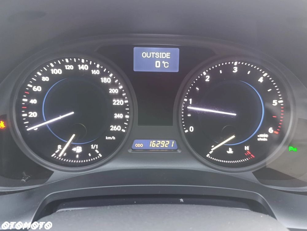 Lexus IS 220d - 9