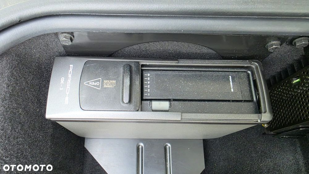 Porsche 911 Carrera - 21