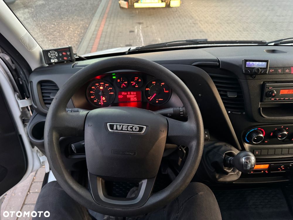 Iveco IVECO DAILY 50c15  DMC 3500 KG W OFERCIE OK 70 SZTUK FURGON KONTENER CHLODNIA WYWROT PODWOZIE DO ZABUDOWY 35c15 - 22