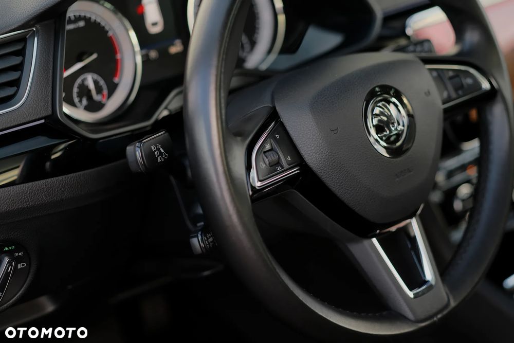 Skoda Superb 2.0 TSI 4x4 L&K DSG - 9