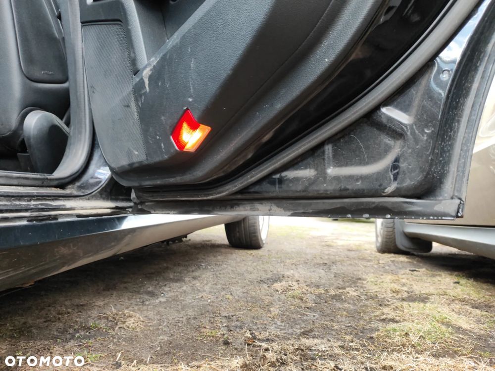 drzwi tył lewe / prawe kompletne (jak na aucie) CZARNE 040 do MERCEDES w212 09- e klasa KOMBI - 6