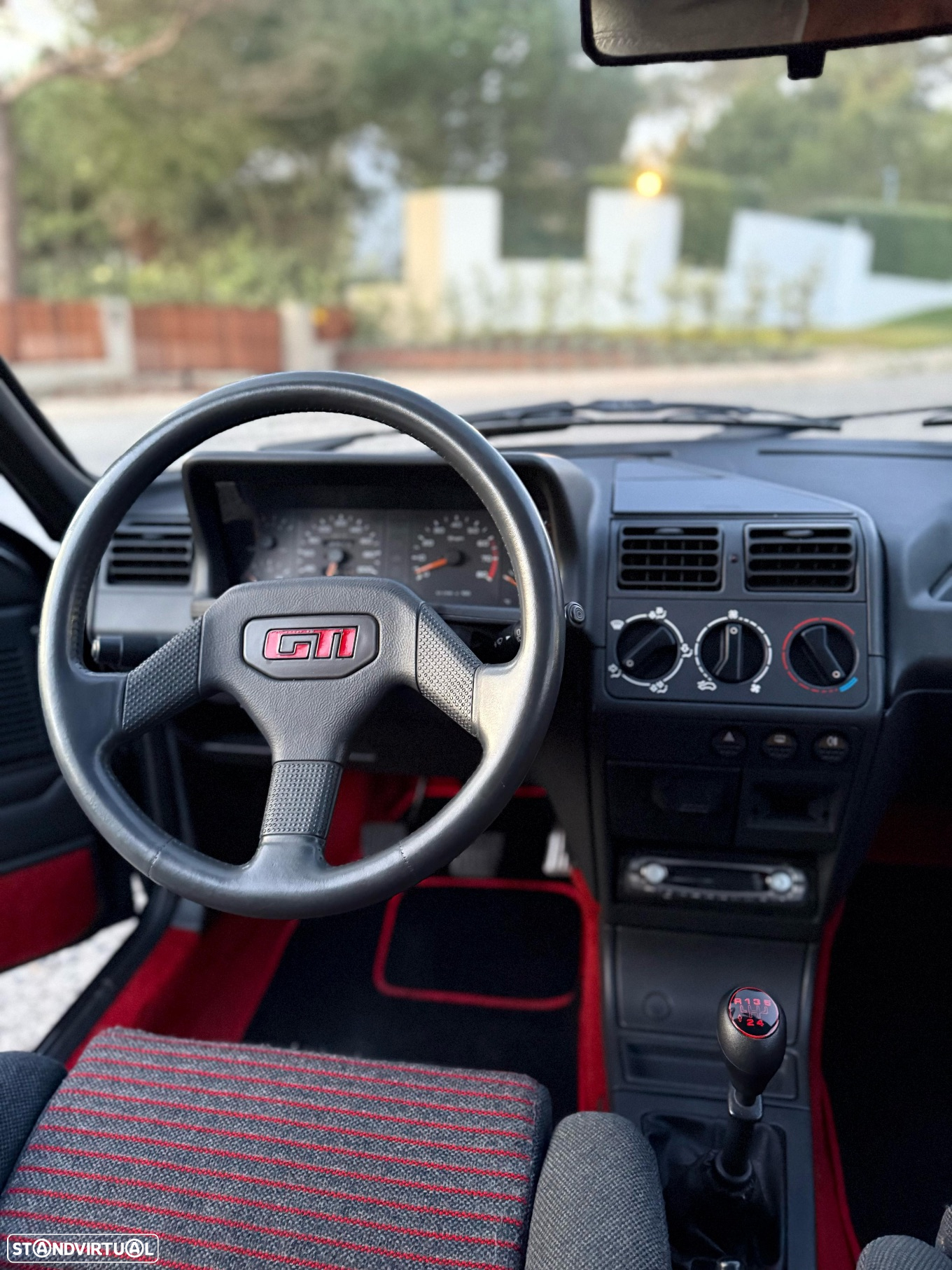 Peugeot 205 1.6 GTi - 12