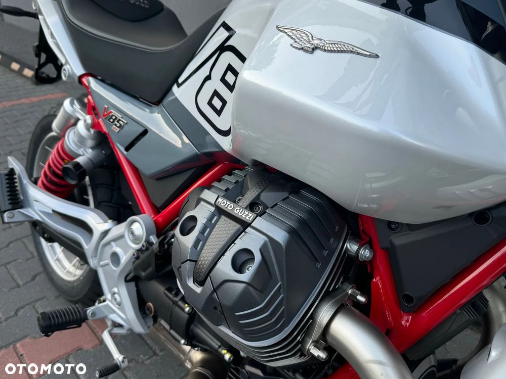 Moto Guzzi V85 - 7