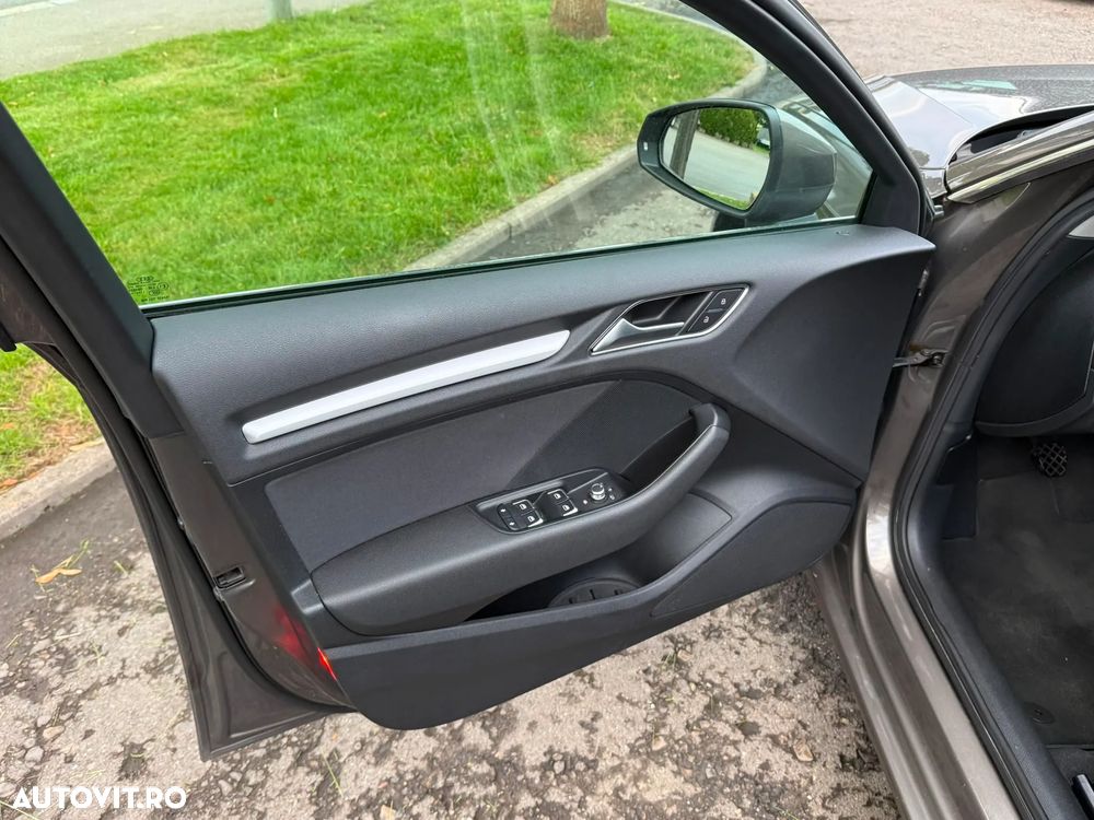 Audi A3 Sportback 1.2 TFSI S line Sportpaket - 2
