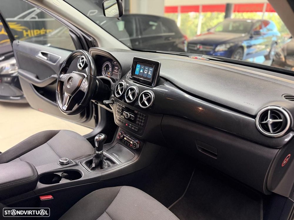 Mercedes-Benz B 180 d Progressive - 30