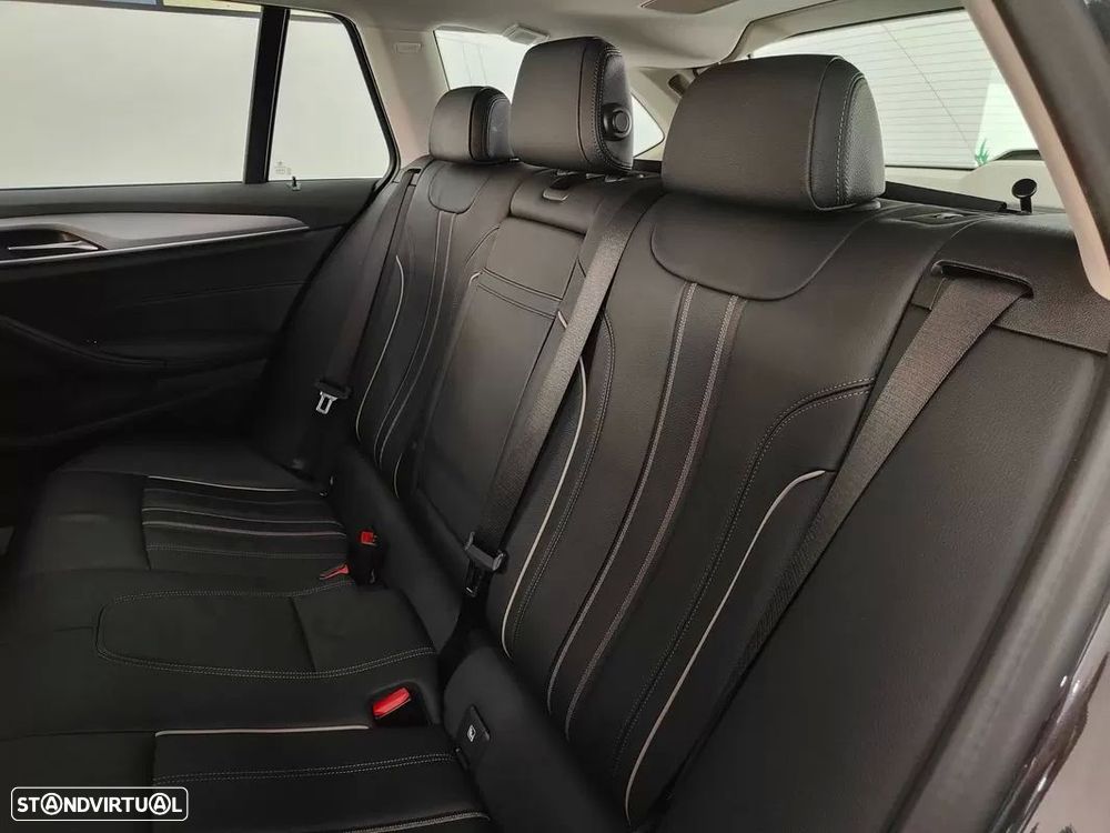 BMW 520 e Line Luxury - 39