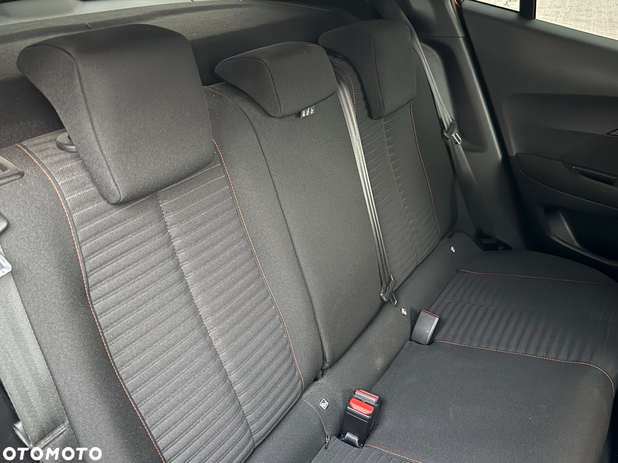 Peugeot 2008 PureTech 100 Style - 24