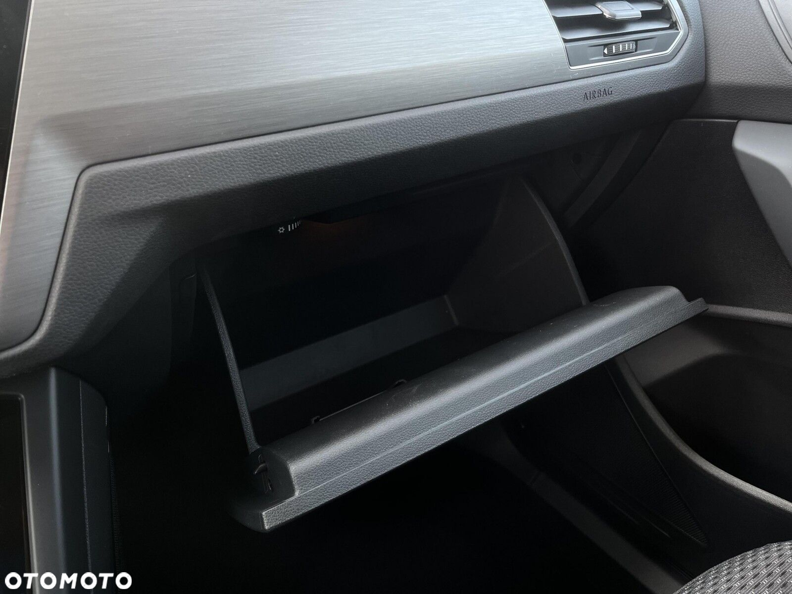 Volkswagen Touran - 18