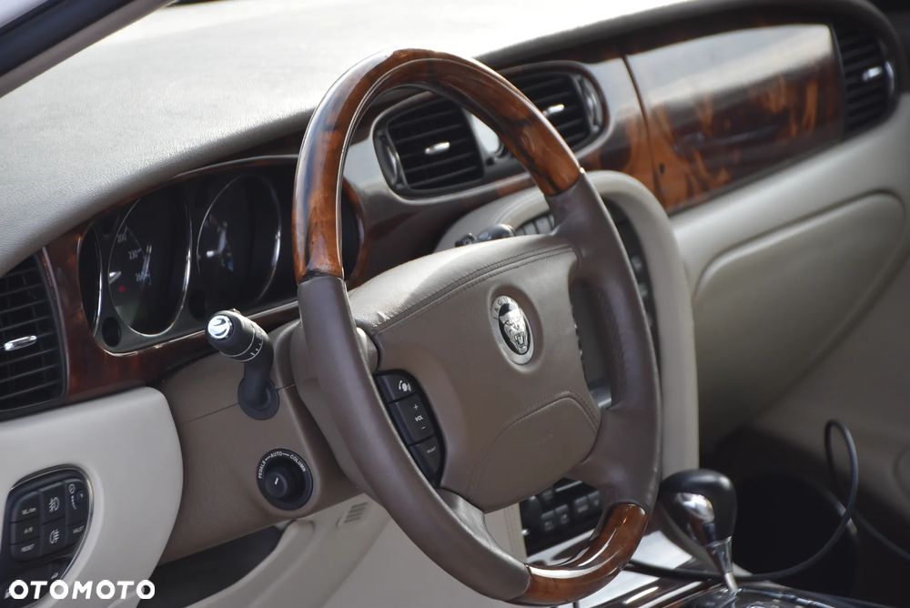 Jaguar XJ XJ8 3.5 Executive - 27
