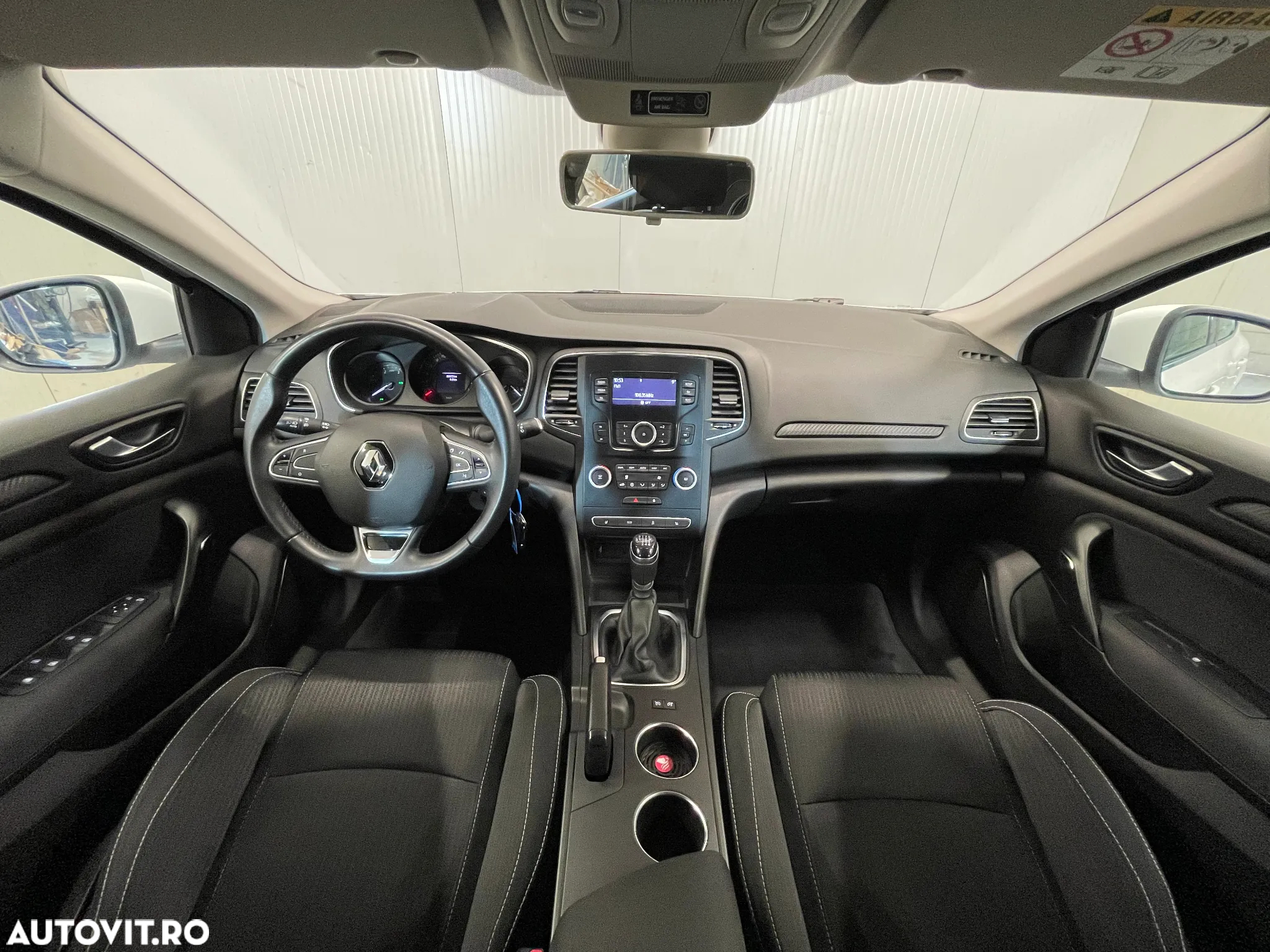 Renault Megane Blue dCi 116 Zen - 8