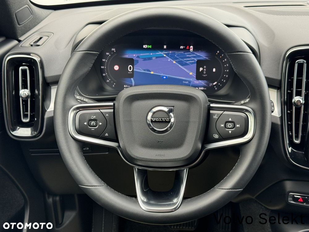 Volvo XC 40 B3 Plus Dark - 19