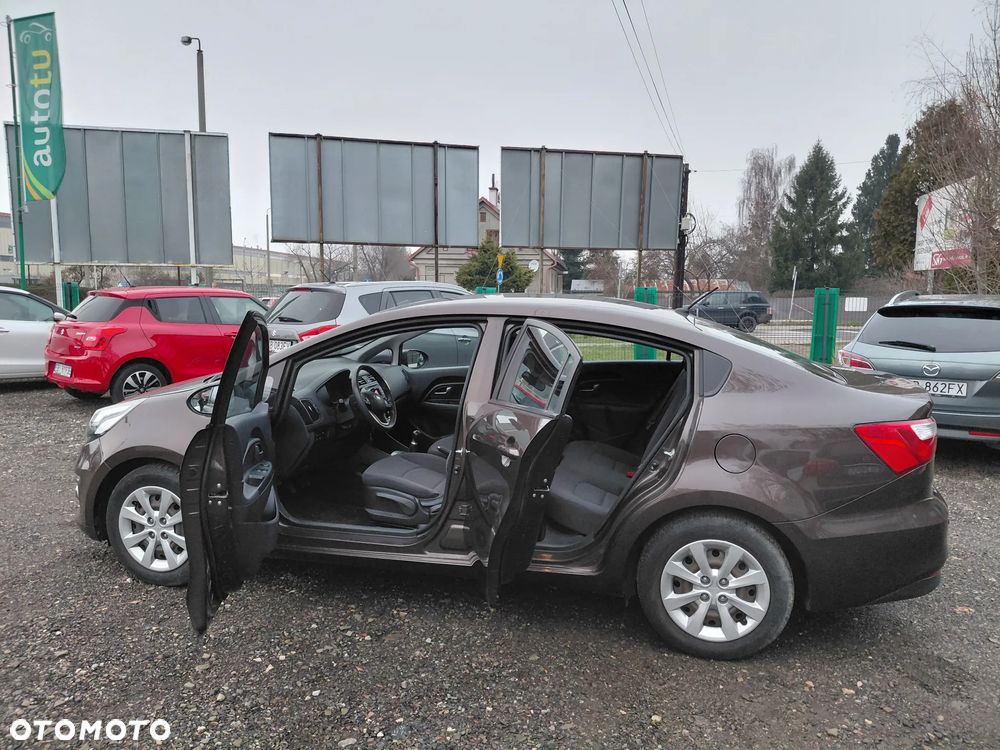 Kia Rio - 11