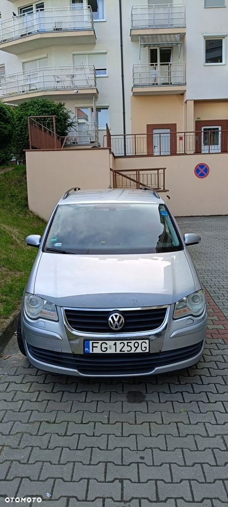 Volkswagen Touran - 5