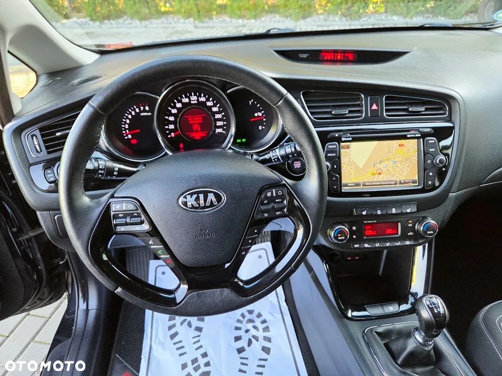 Kia Ceed - 21