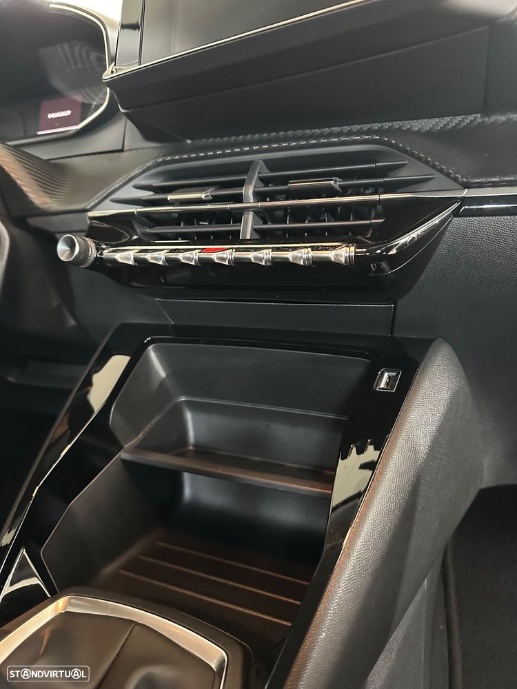 Peugeot 208 1.2 PureTech Active - 17