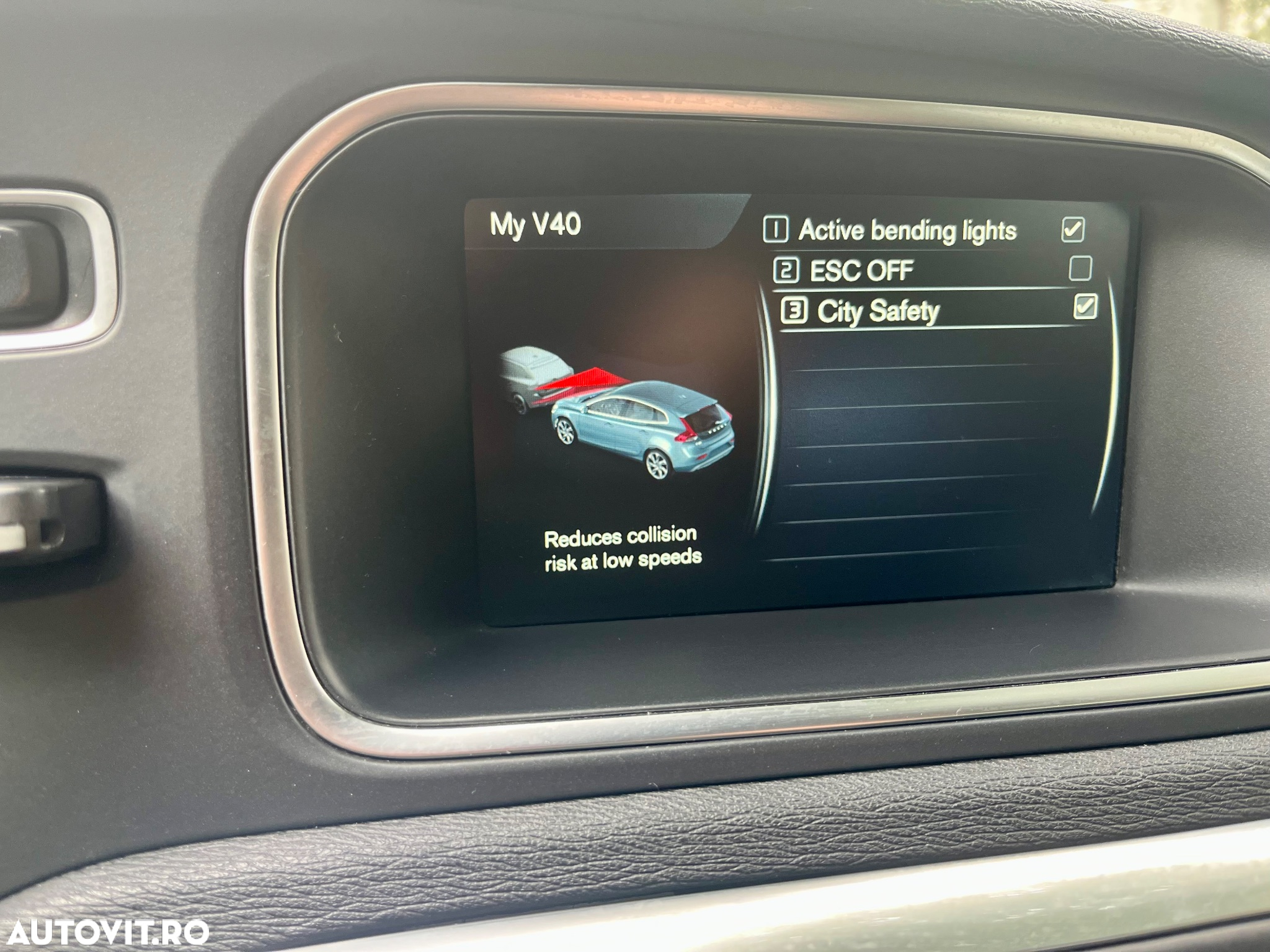 Volvo V40 D3 Geartronic Momentum - 16