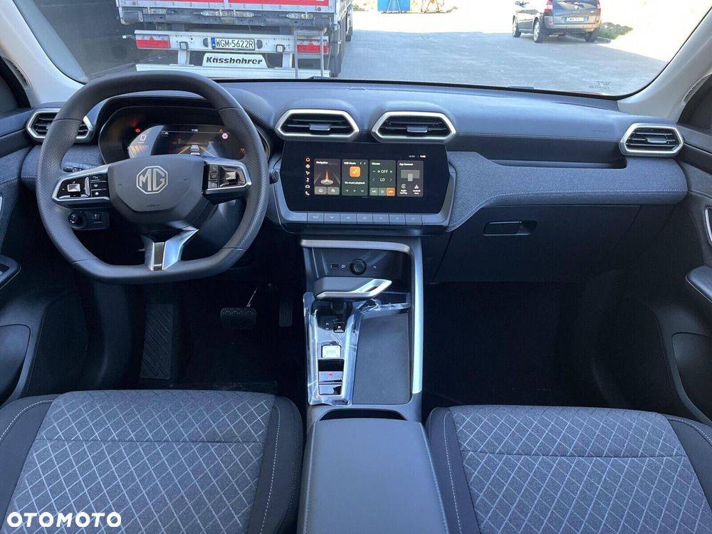 MG ZS Hybrid+ - 12