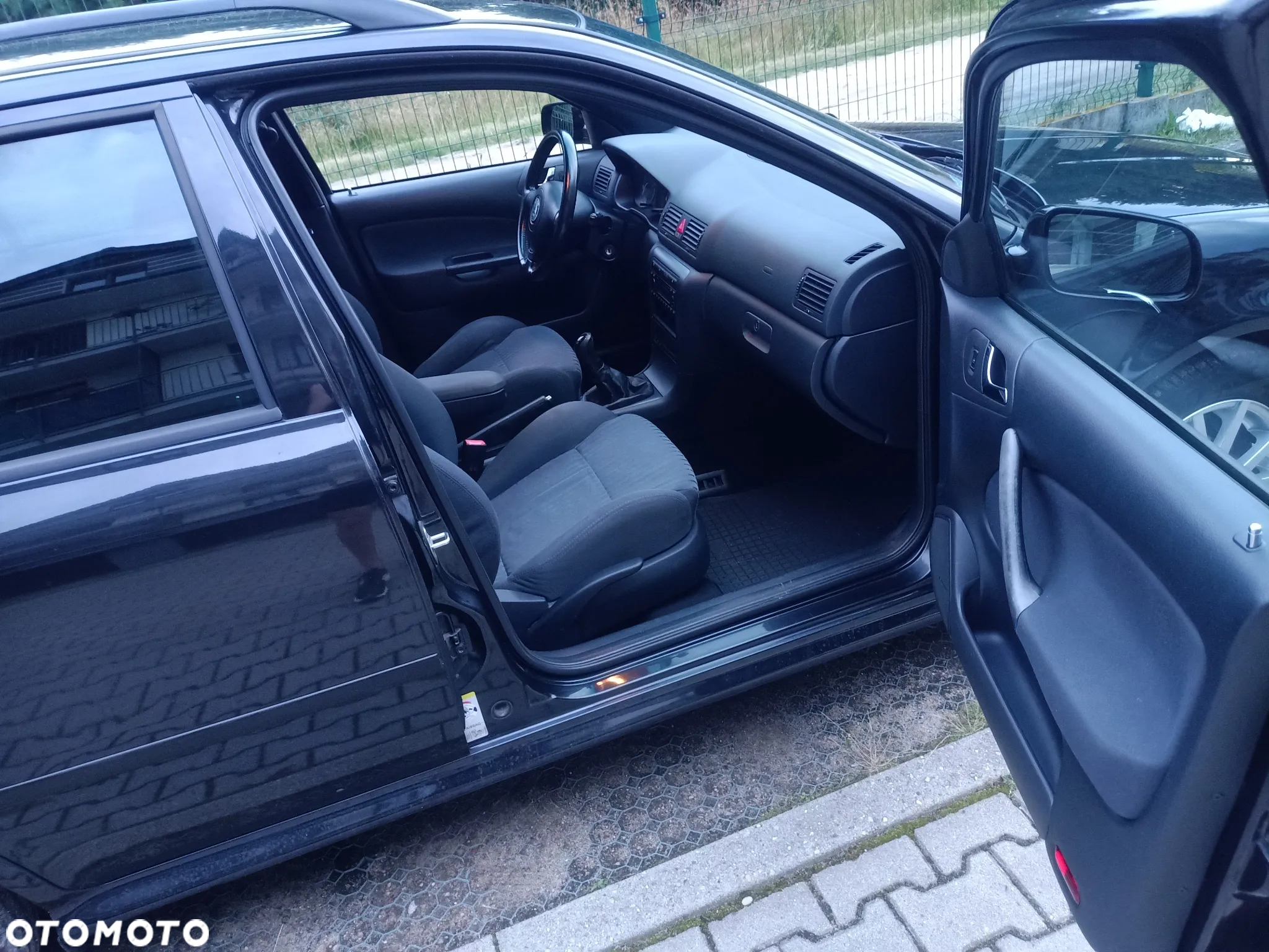 Skoda Octavia Combi 1.6 Ambiente - 28