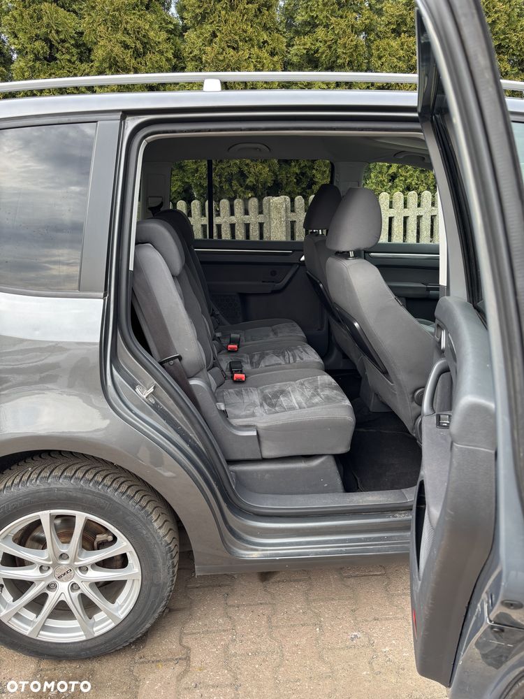 Volkswagen Touran - 15